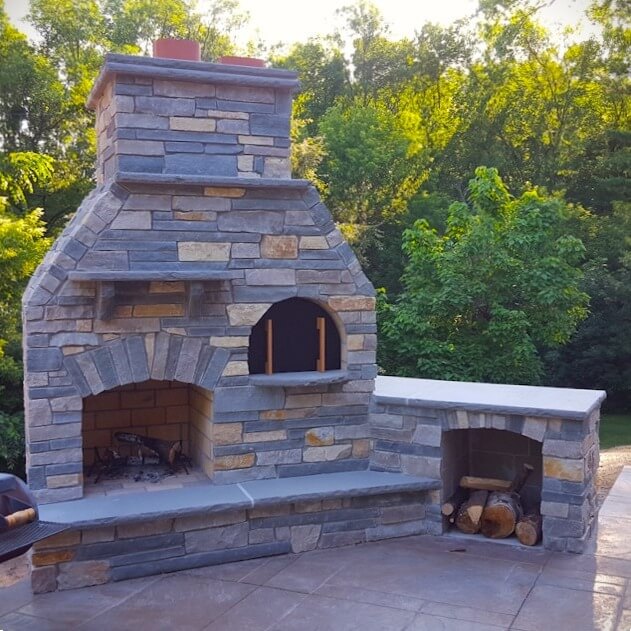 Building an Outdoor Fireplace: Including a Built-In Brick Pizza Oven